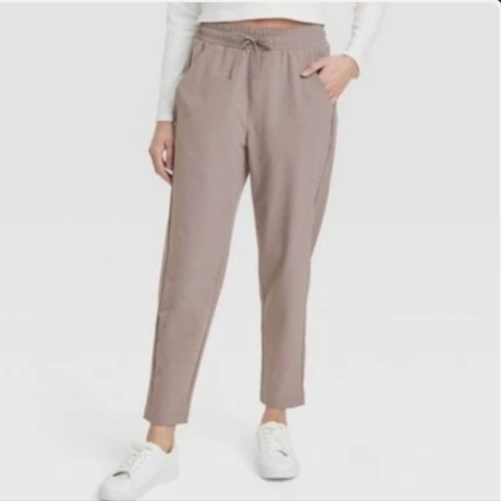 Stretch Woven Taper Pants